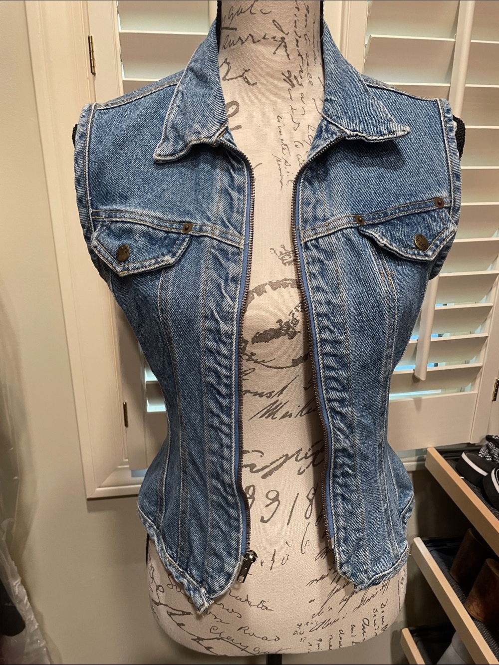 Paris Blues Vintage Denim Zip Vest – Women’s Medium – Y2K Fitted Jean Vest